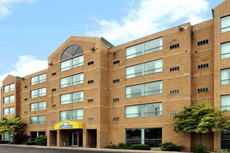 Days Inn By Wyndham Niagara Falls Lundys Lane Exteriér fotografie