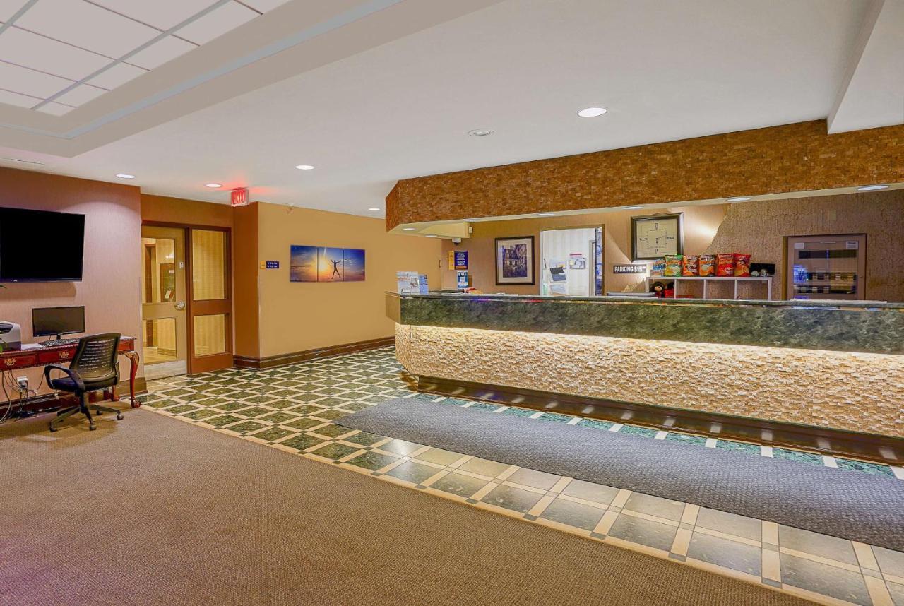 Days Inn By Wyndham Niagara Falls Lundys Lane Exteriér fotografie